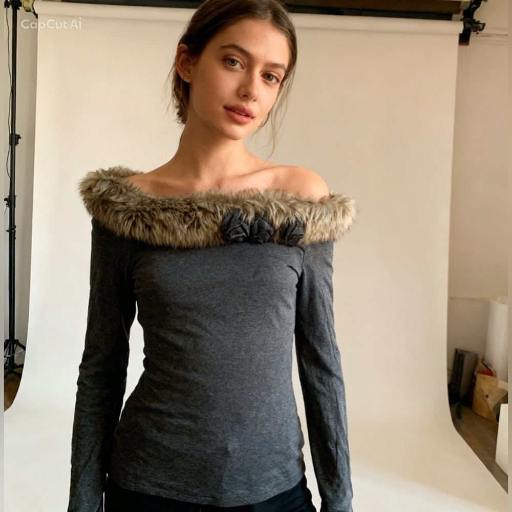 Linea Domani charcoal grey boat neck/off the shoulder long sleeves fur collar